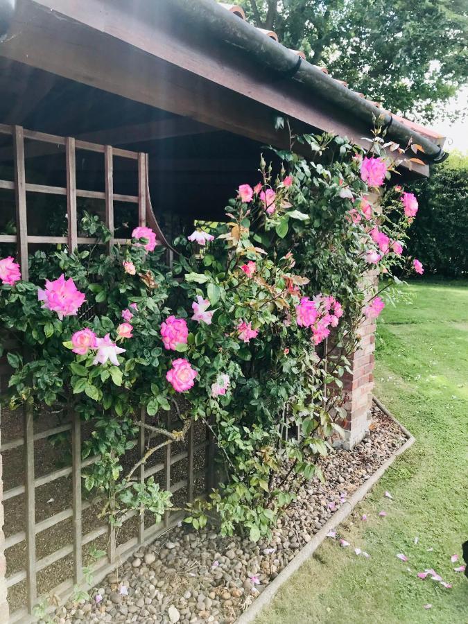 Charming Hen Cottage Countryside Retreat Lincoln Newball Esterno foto
