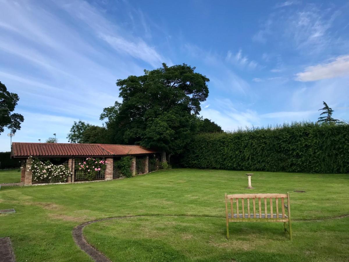 Charming Hen Cottage Countryside Retreat Lincoln Newball Esterno foto
