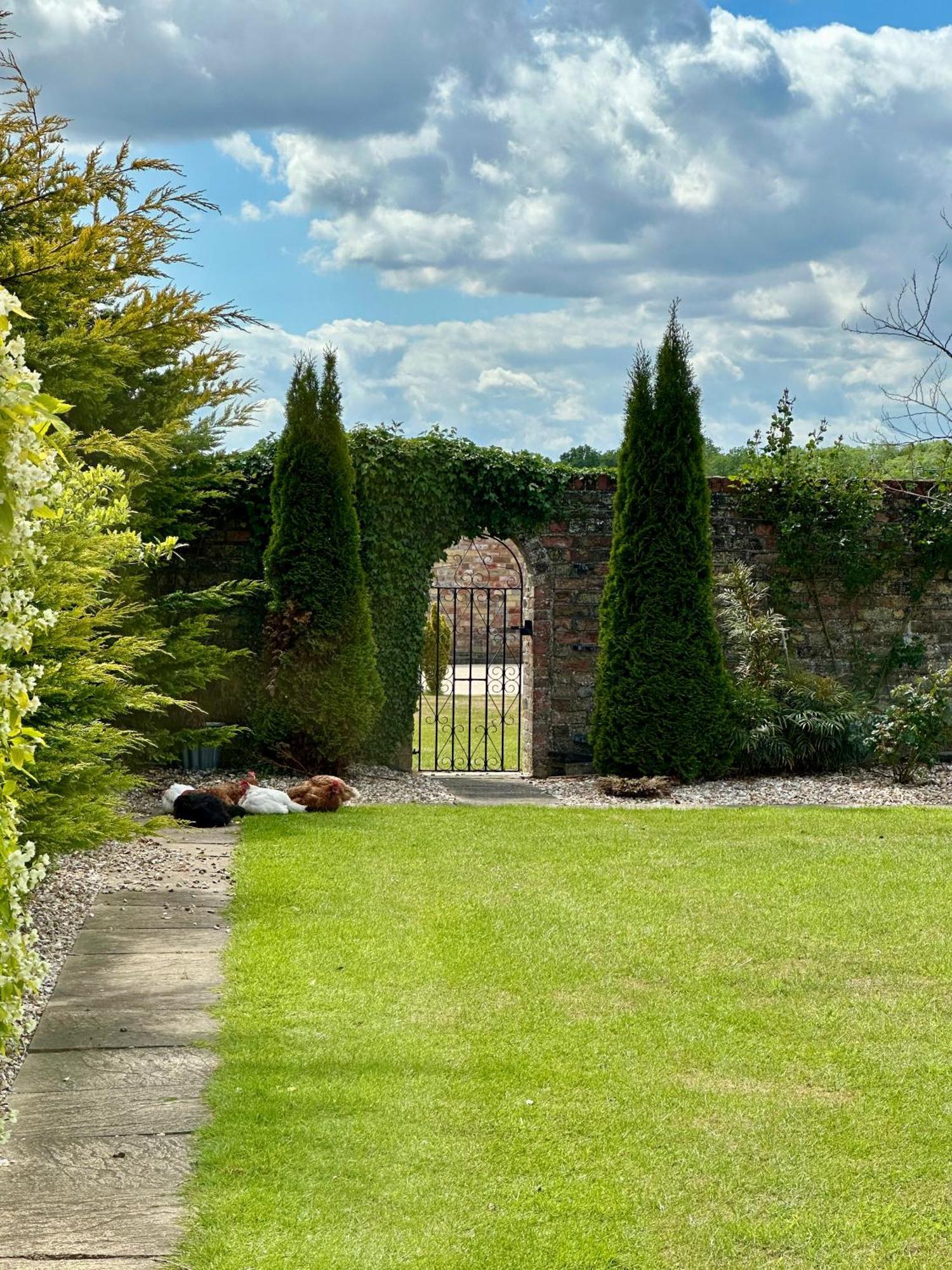 Charming Hen Cottage Countryside Retreat Lincoln Newball Esterno foto